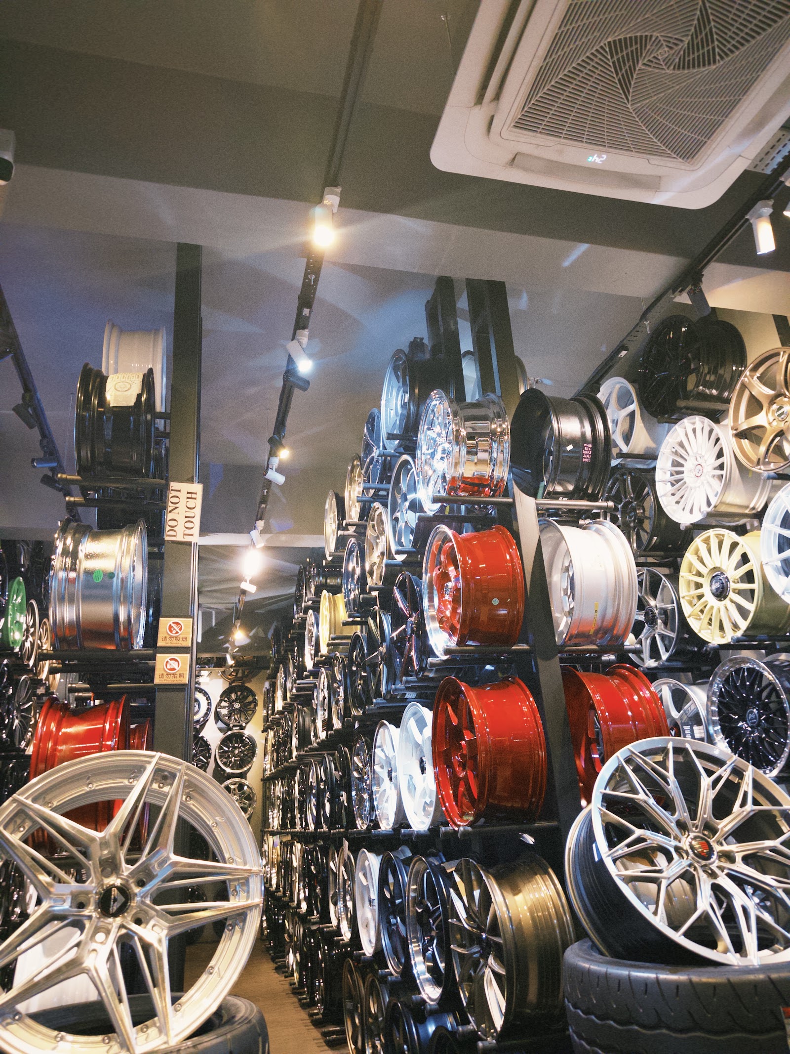 DE FORGED WHEELS AND TIRES SERVICES SDN BHD