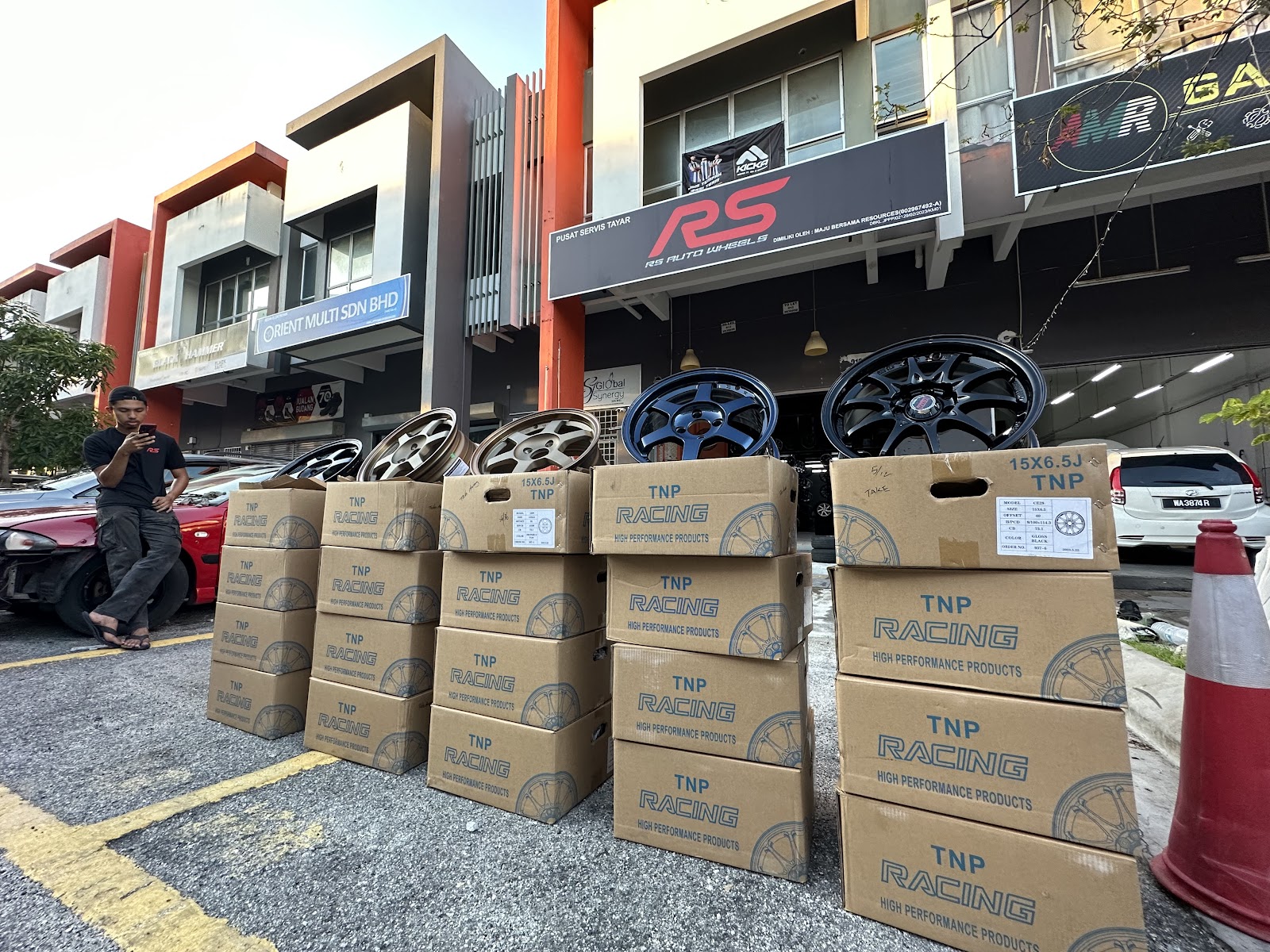 RS AUTO WHEELS