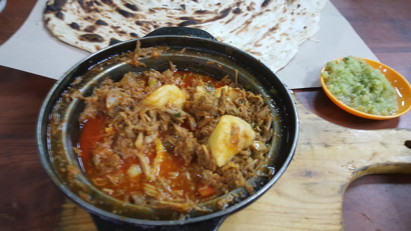 半月餐馆