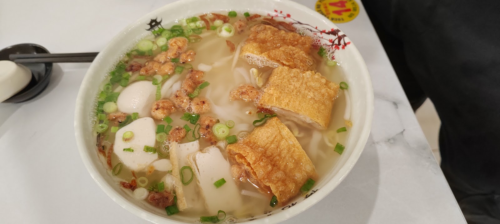 Fish In Bowl Restaurant • 鱼你见面