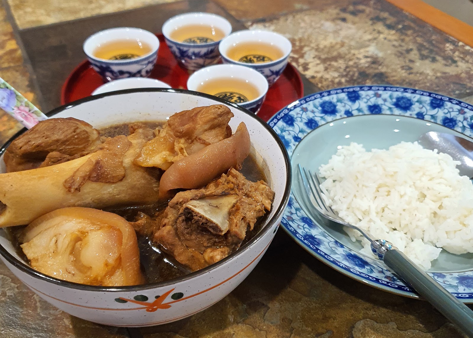 福文肉骨茶