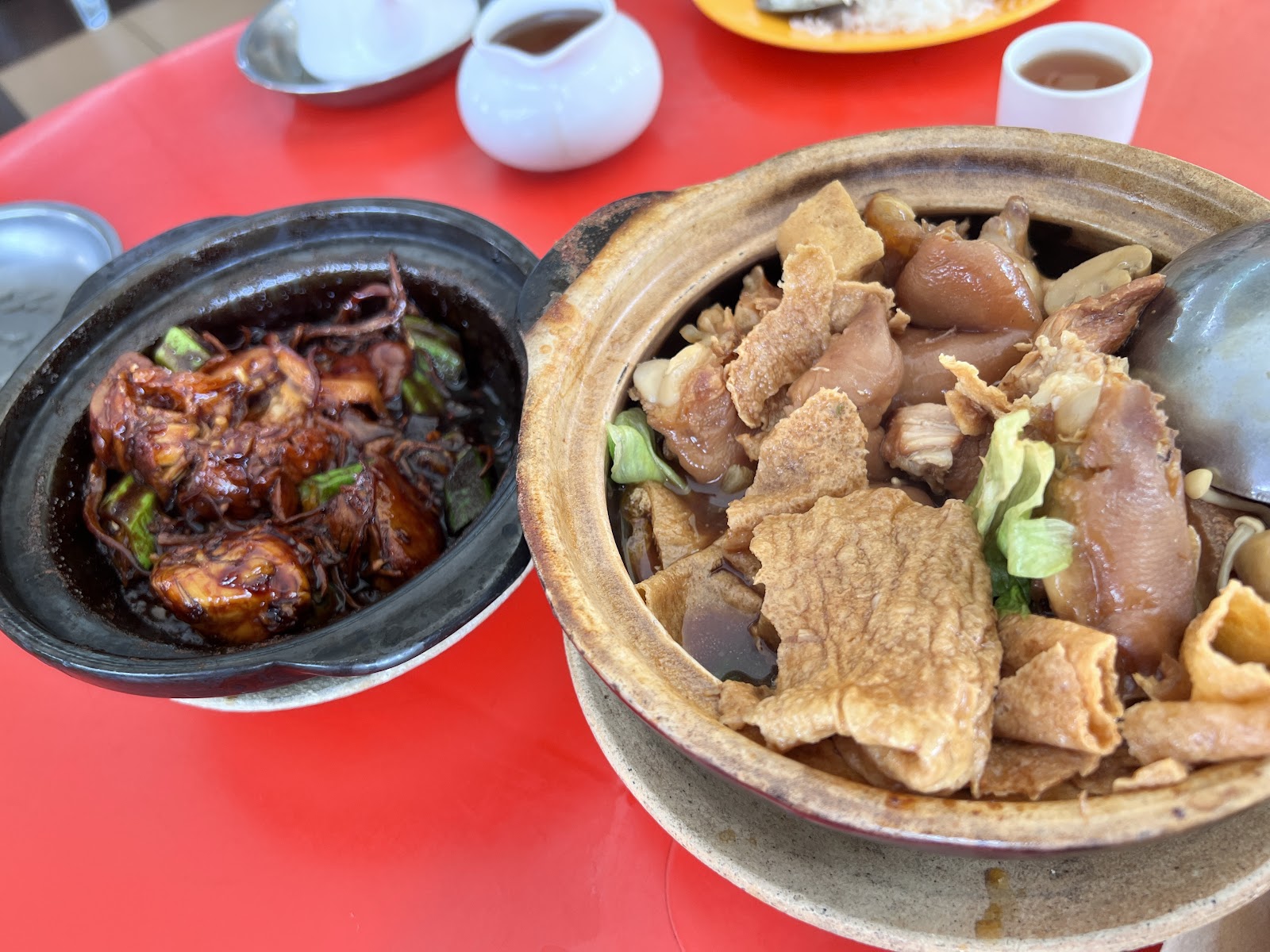 Ah Tat Bah Kut Teh 阿达肉骨茶